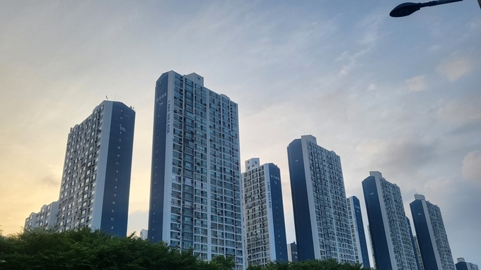 ‘외국인 토허제’ 시행 후 외국인 서울 주택 거래 51 감소